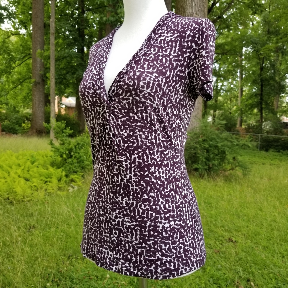 Banana Republic V-neck Purple Abstract Print Top XS - Picture 8 of 10